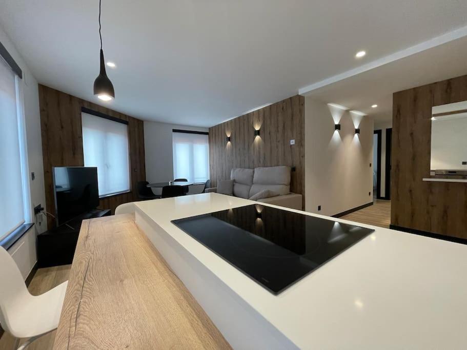Mk77 Serranos Apartment *