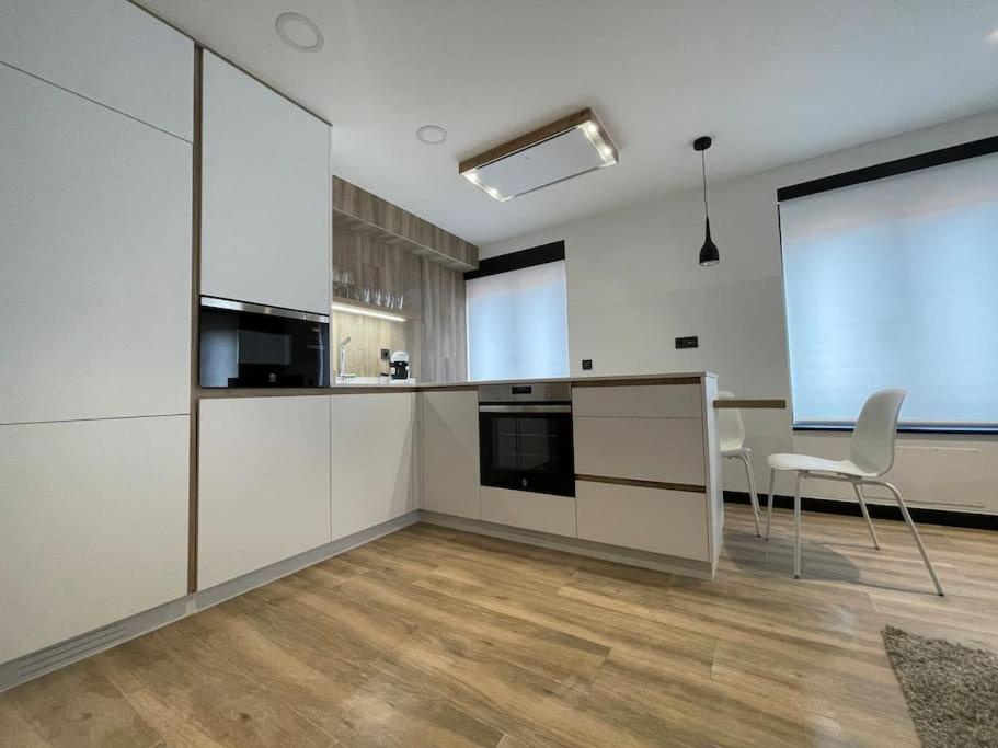 Mk77 Serranos Apartment *